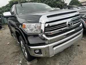 Toyota Tundra 2017 Brown