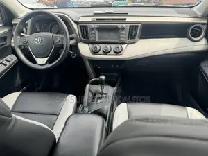 Toyota RAV4 LE AWD (2.5L 4cyl 6A) 2013 Gray