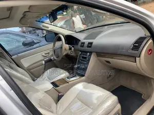 Volvo XC90 2010 Silver