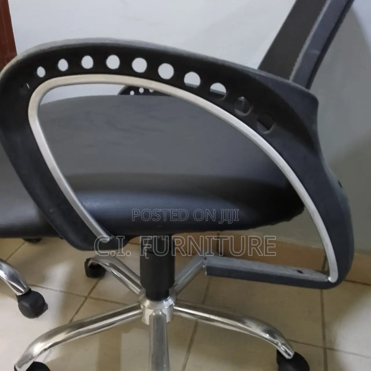 We Repairs Office Chairs