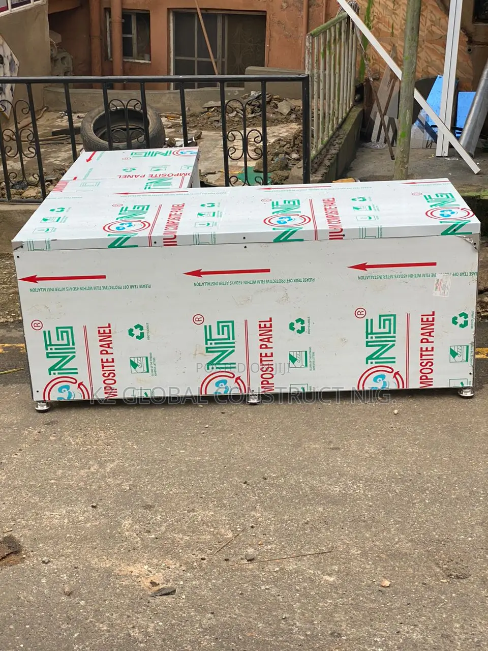 L-Shape Aluminum Cladding Table