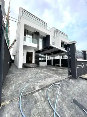 5bdrm Duplex in Ikota for sale
