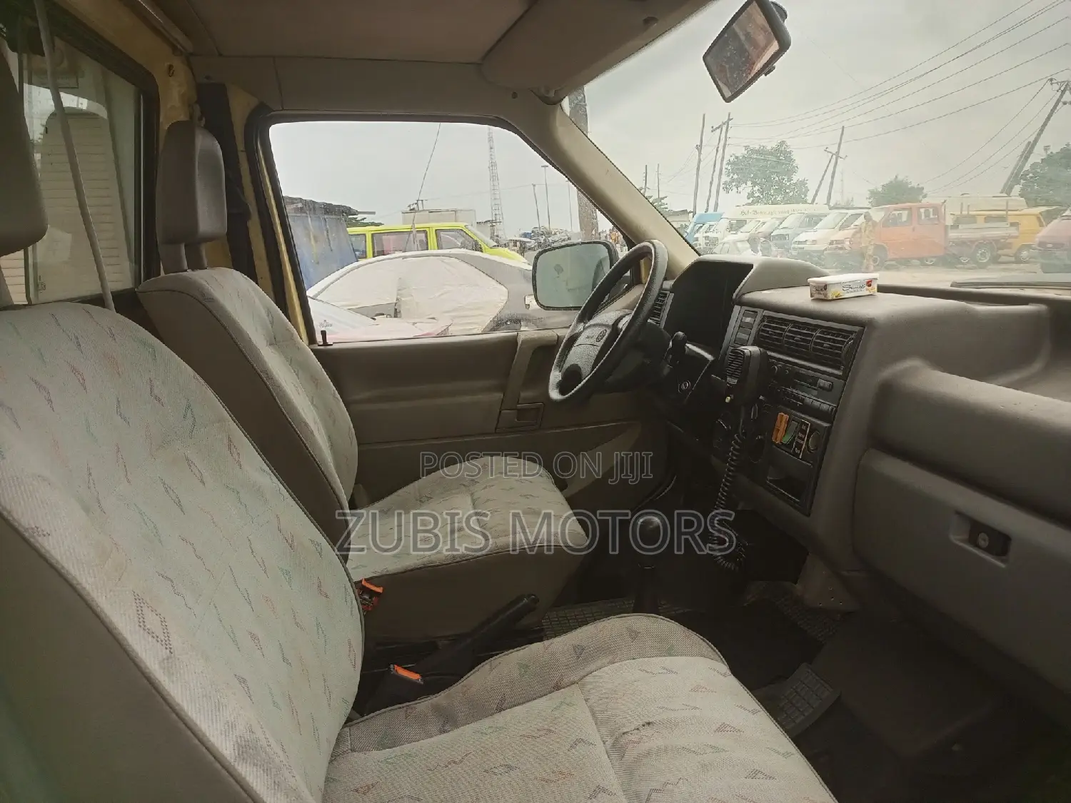 Volkswagen Transporter 2004 Yellow