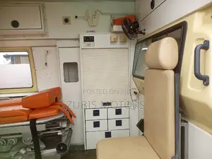 Volkswagen Transporter 2004 Yellow