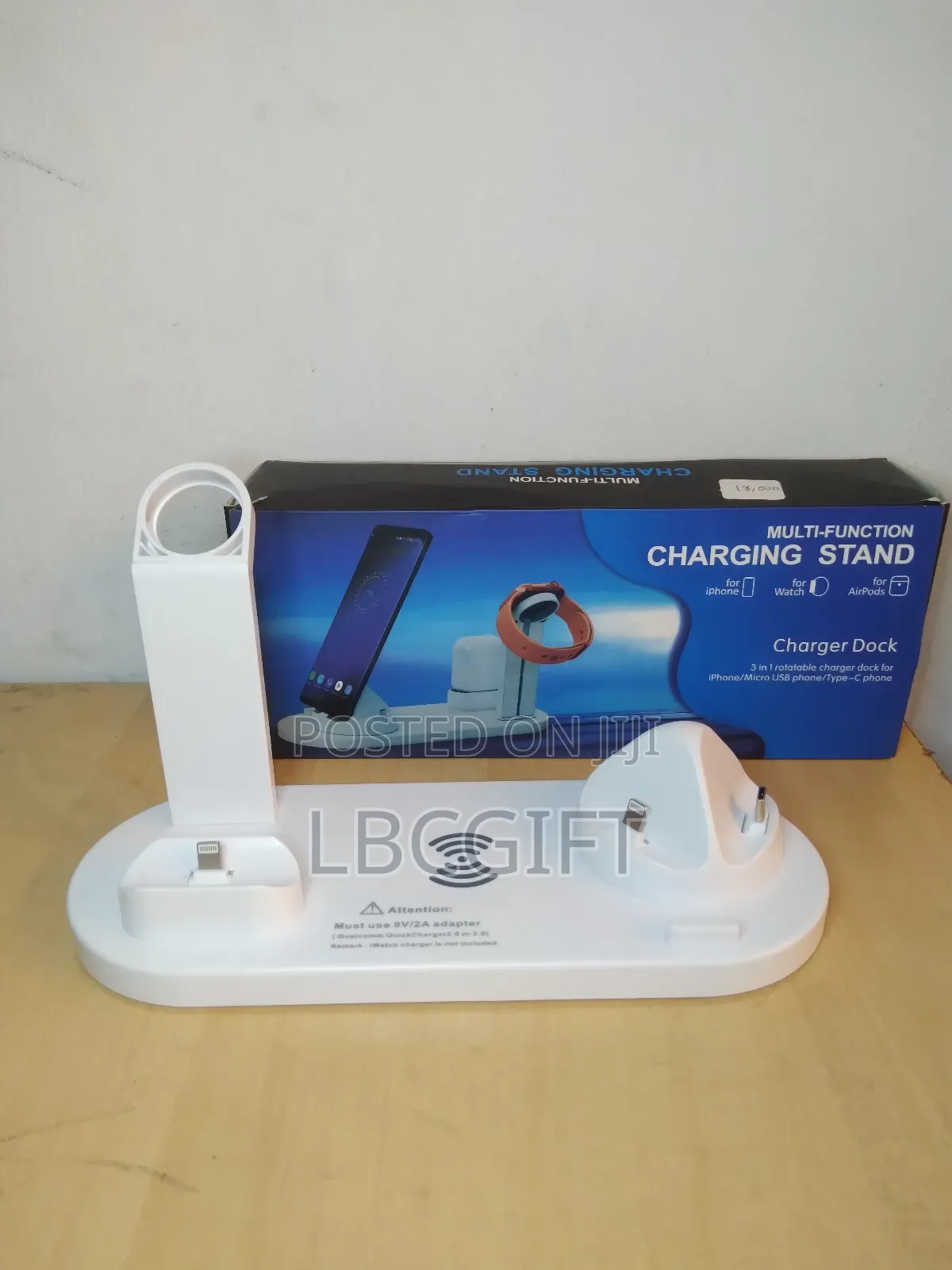 Exec Charging Stand With Wireless Surface (Wholesales Only