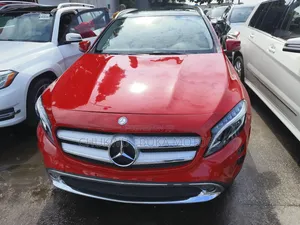 Mercedes-Benz GLA-Class 2015 Red