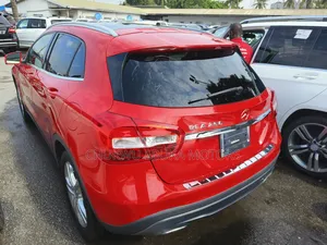 Mercedes-Benz GLA-Class 2015 Red