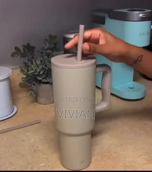 Vacuum Hot/Cold Cup With Straw