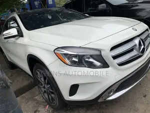 Mercedes-Benz GLA 250 2017 White