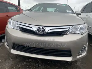 Toyota Camry LE 4dr Sedan (2.5L 4cyl 6A) 2013 Gold