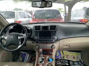 Toyota Highlander Limited 2012 White