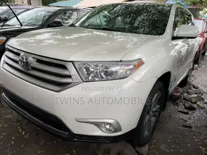 Toyota Highlander Limited 2012 White