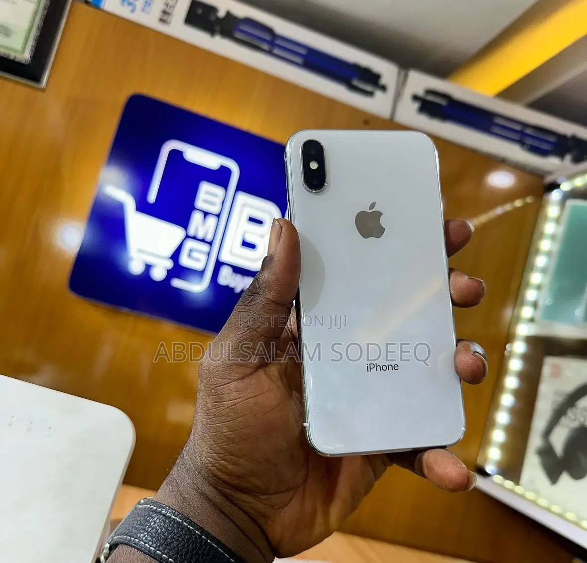 Apple iPhone X 64 GB White