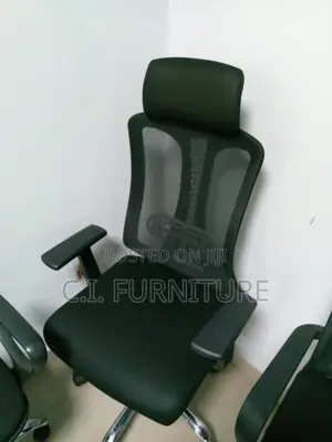 Good Executive Office Chair With Head Rest and Back Support