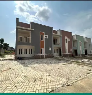 4bdrm Duplex in Gwarinpa for sale