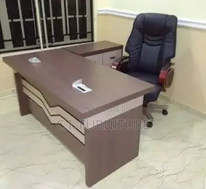 Good Executive Office Desk With Extension and Mobile Drawer