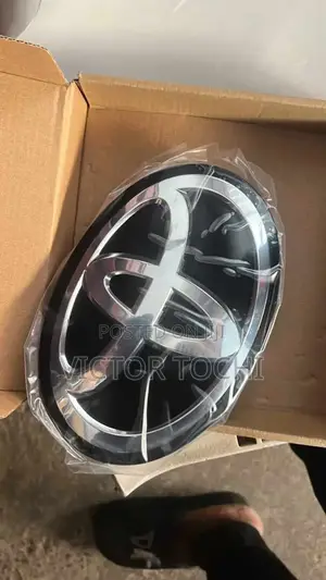 LED Glass Toyota Front Logos