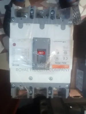 800amp 4pole Breaker