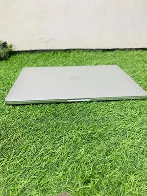 Laptop Apple MacBook Pro 2017 16GB Intel Core I5 SSD 512GB