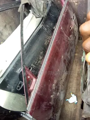 Toyota Avalon 08 Front Left Door Empty
