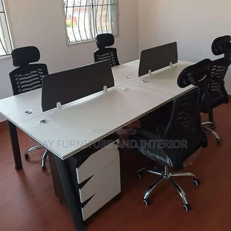 Workstation Table (With Chairs)
