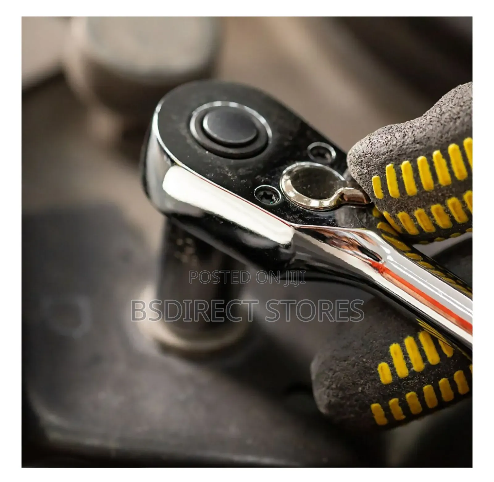 STANLEY Compact 3/8" 72 Tooth Ratchet and 10 Piece Socket