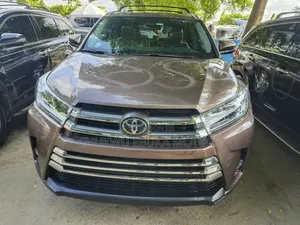 Toyota Highlander Limited Platinum 2019 Brown
