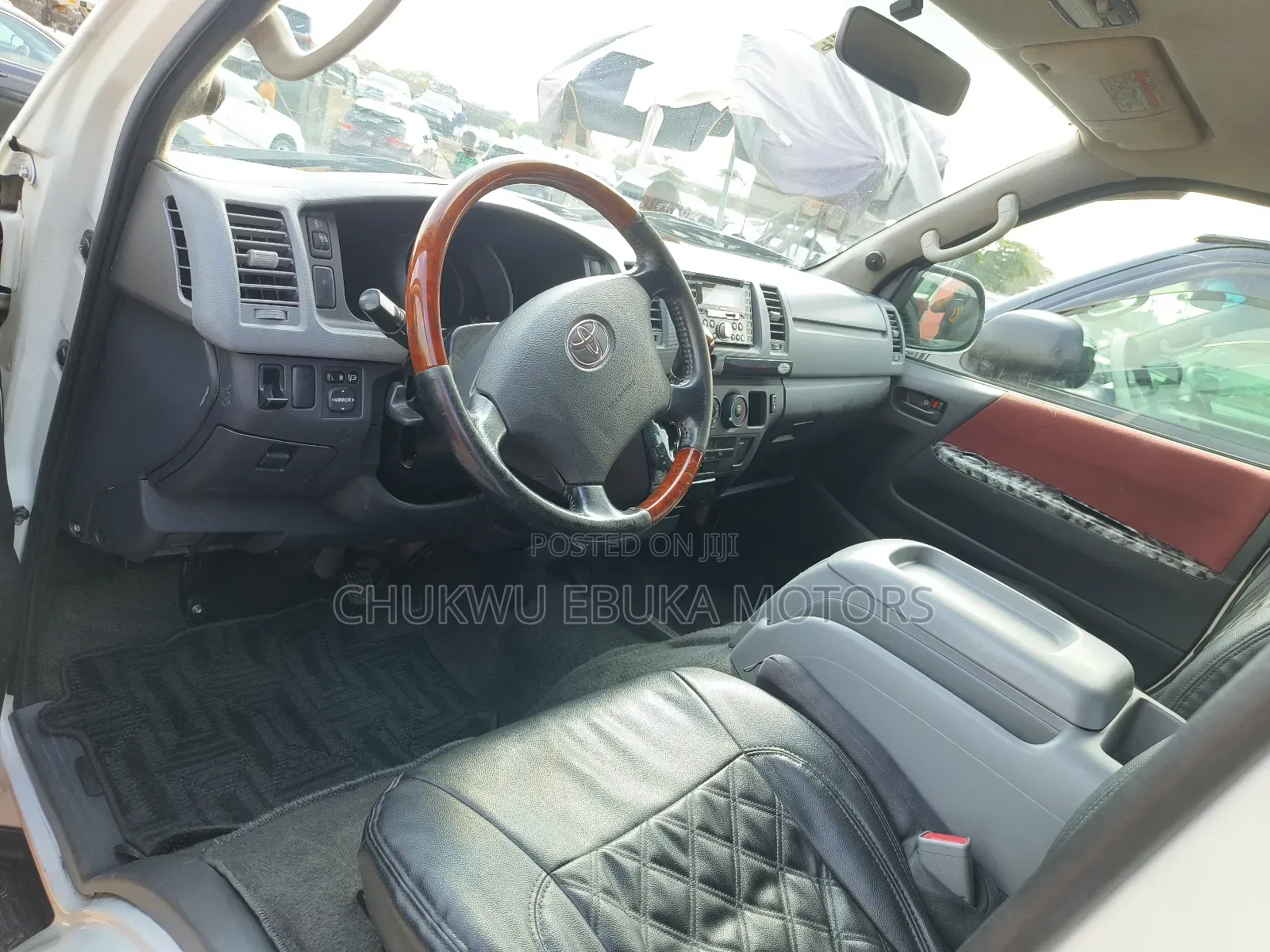 Toyota HiAce 2013 White