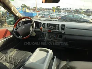 Toyota HiAce 2013 White