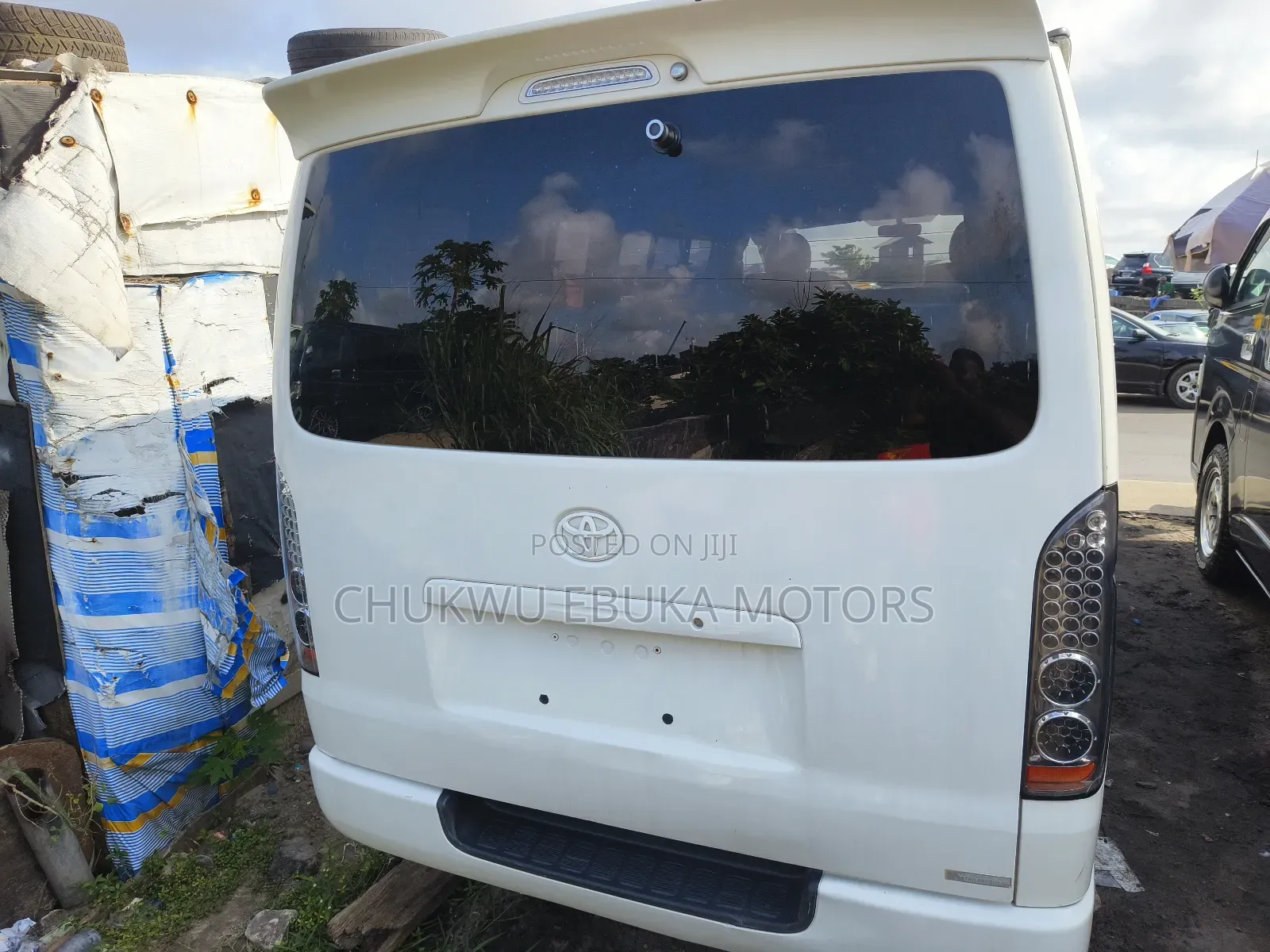 Toyota HiAce 2013 White