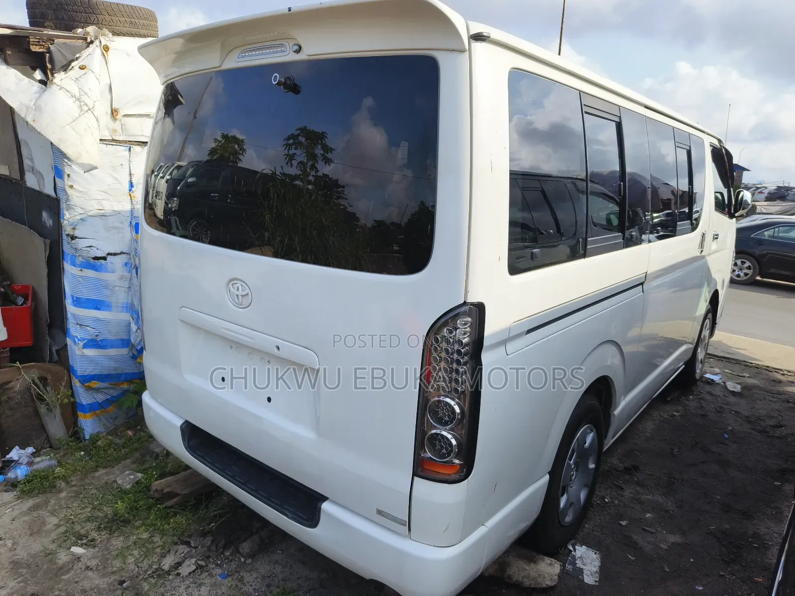 Toyota HiAce 2013 White