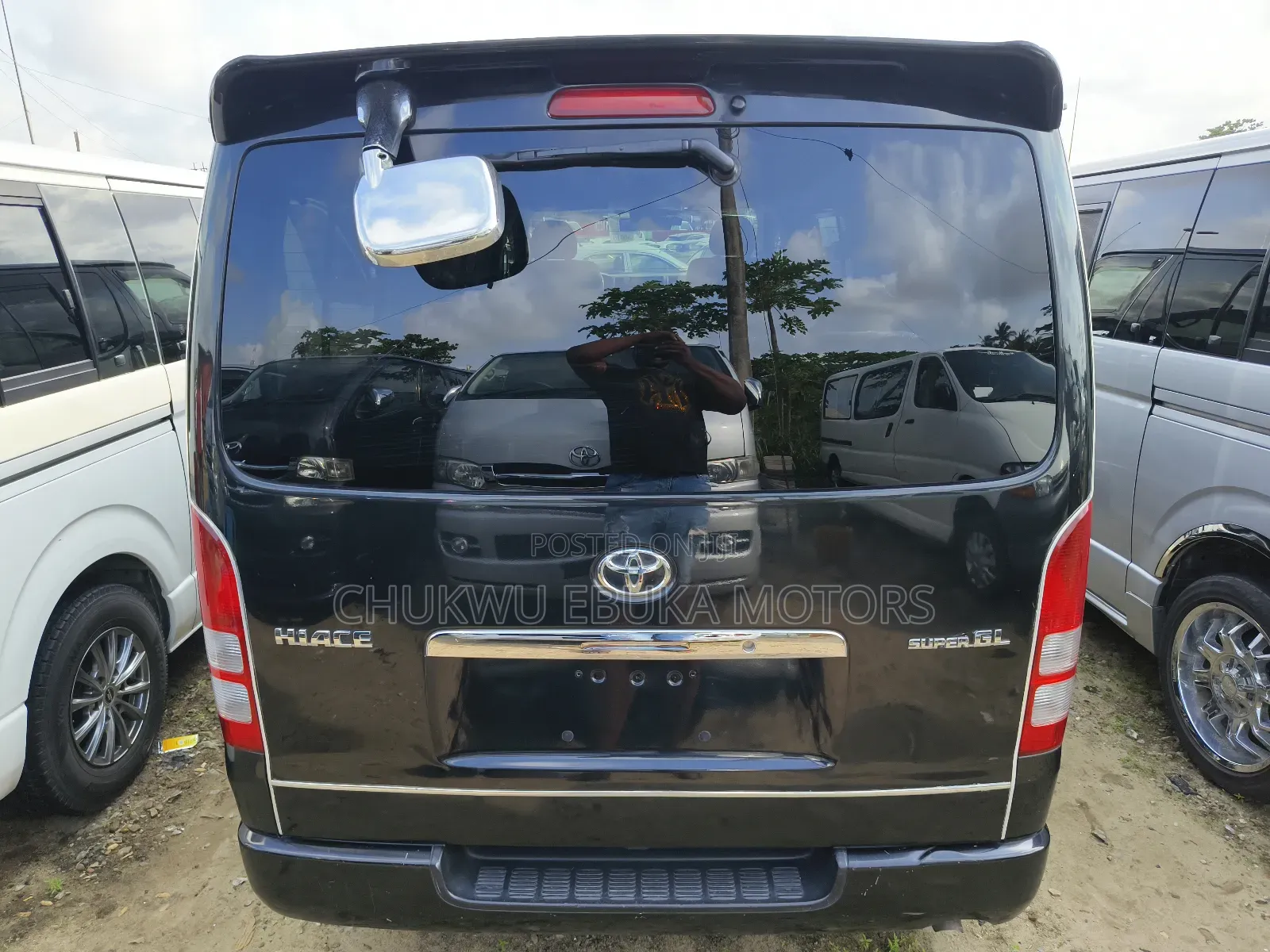 Toyota HiAce 2013 Black