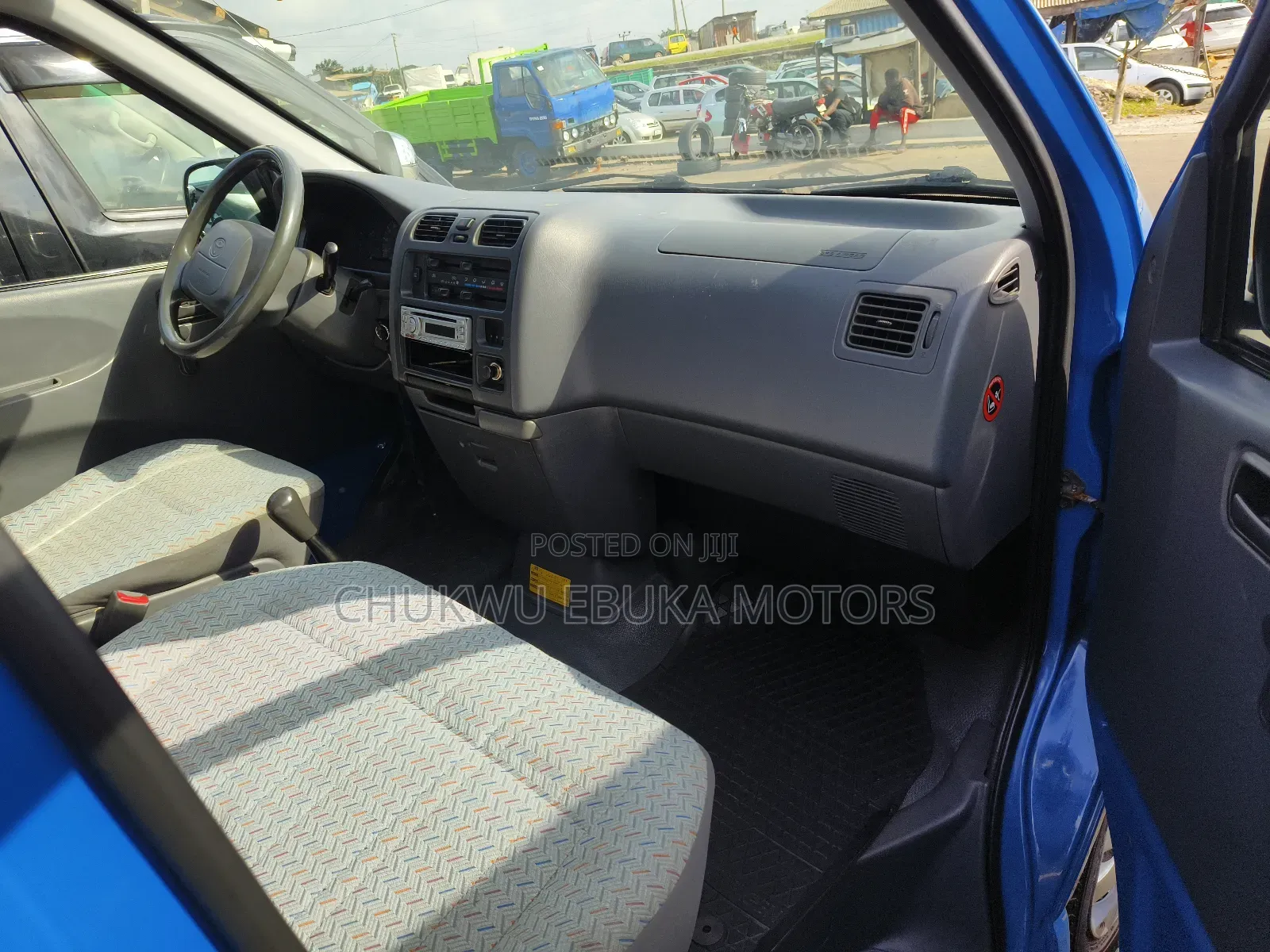 Toyota HiAce 2004 Blue