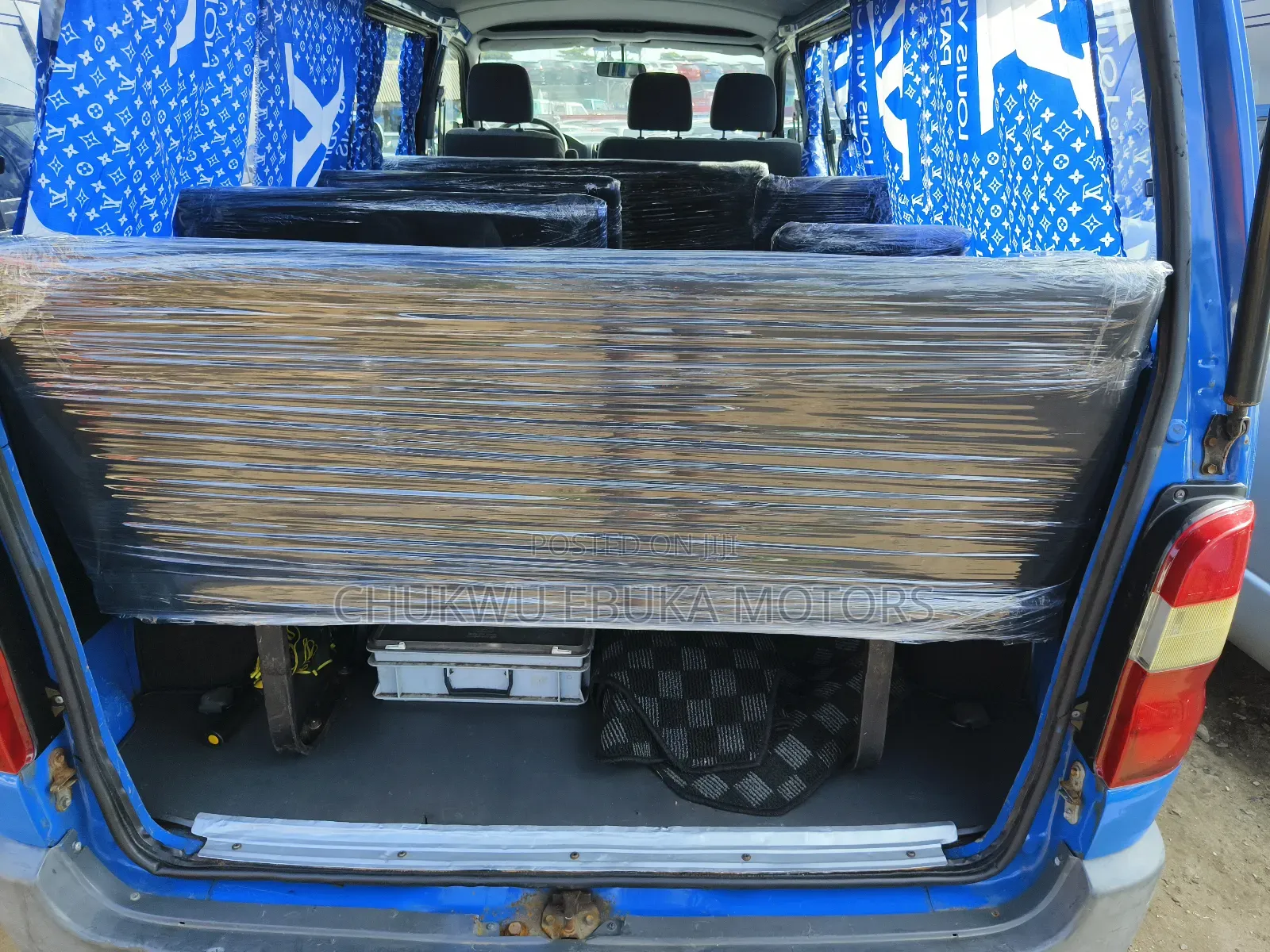 Toyota HiAce 2004 Blue