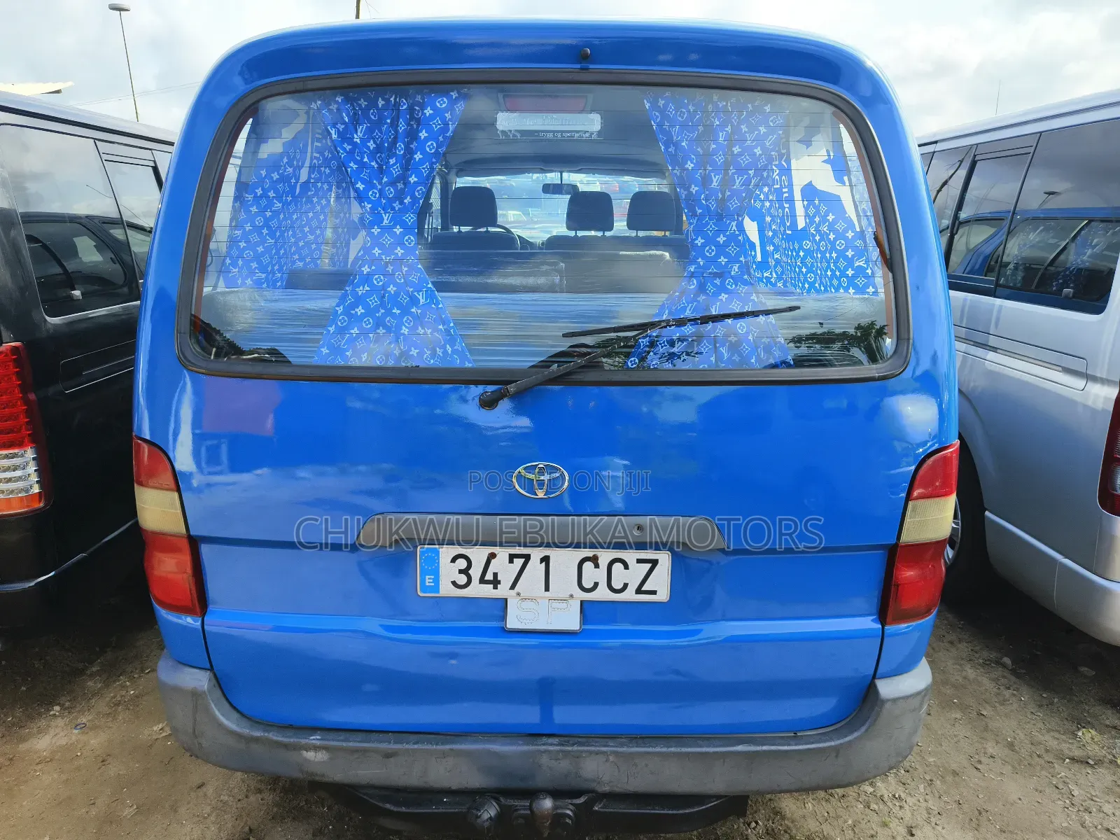 Toyota HiAce 2004 Blue