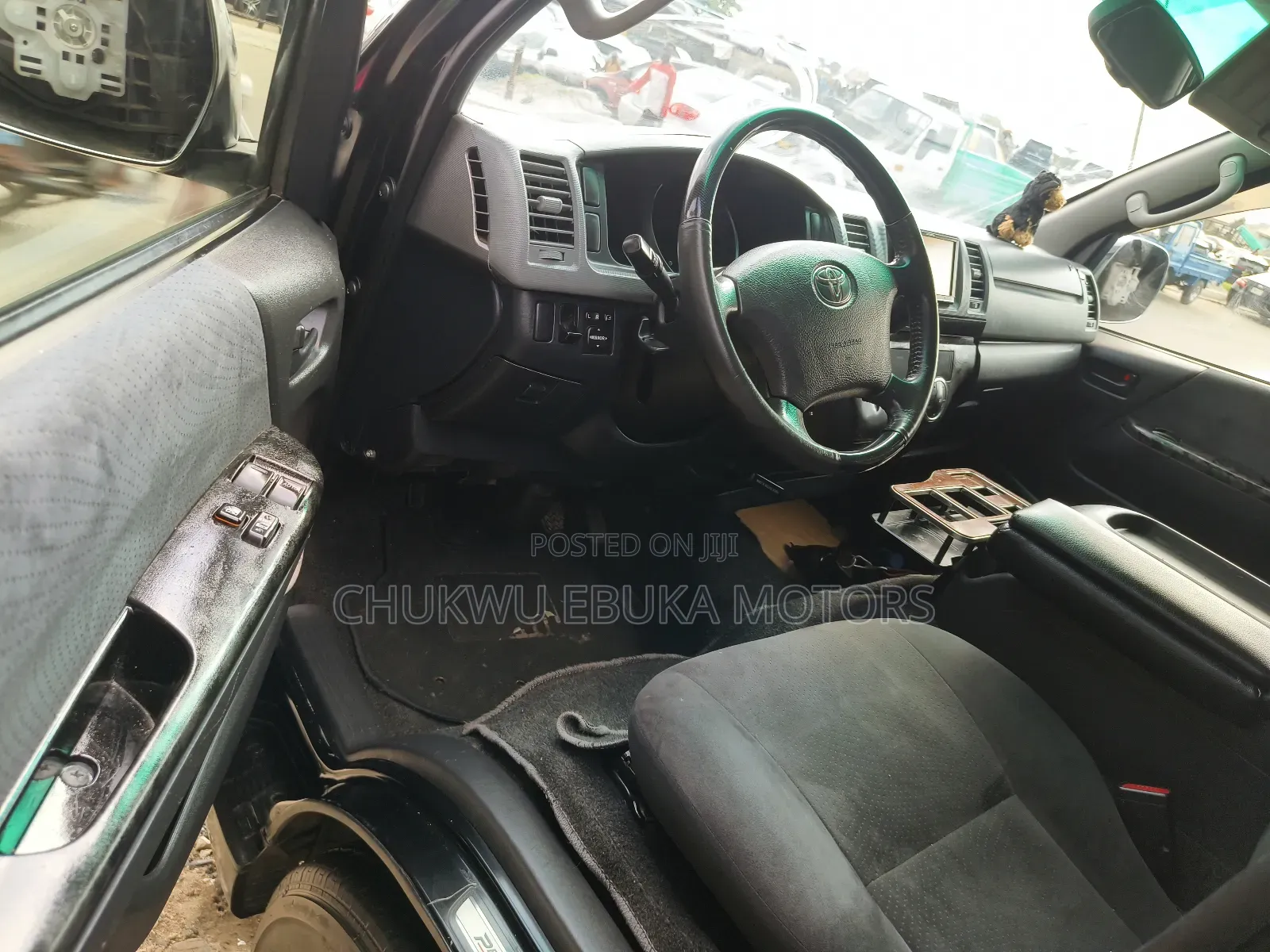 Toyota HiAce 2013 Black
