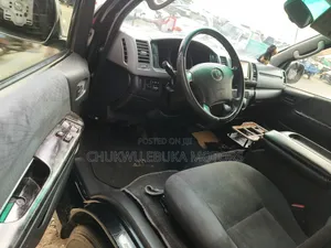 Toyota HiAce 2013 Black