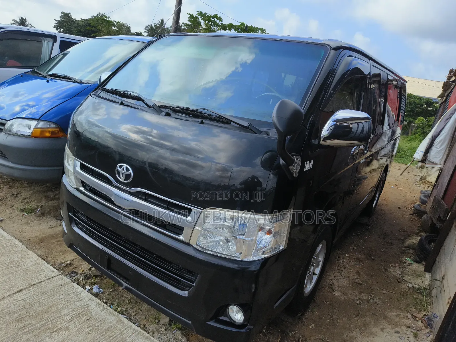 Toyota HiAce 2013 Black