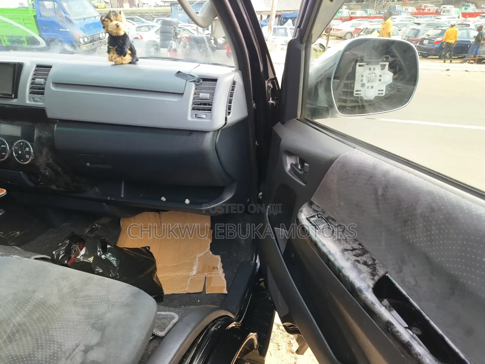 Toyota HiAce 2013 Black