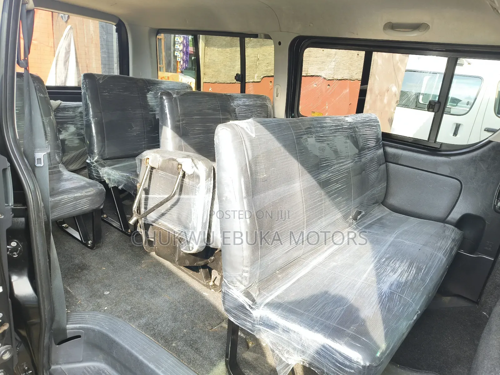 Toyota HiAce 2013 Black