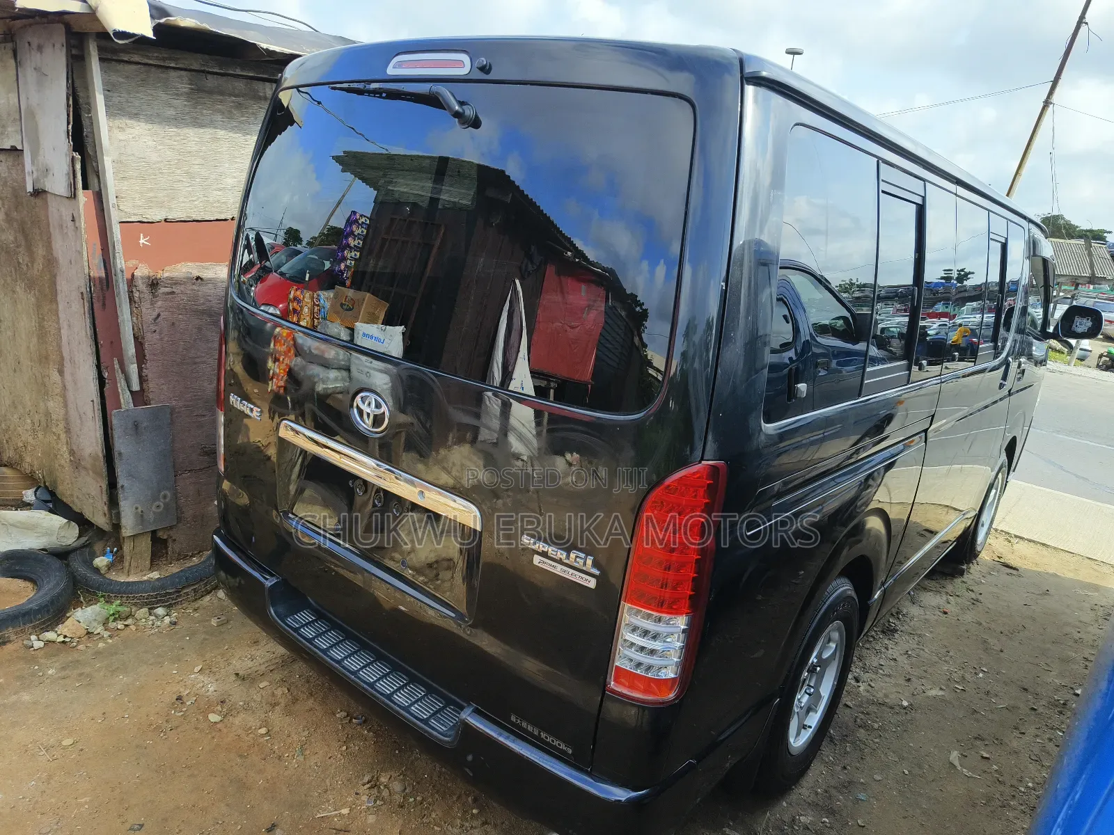 Toyota HiAce 2013 Black