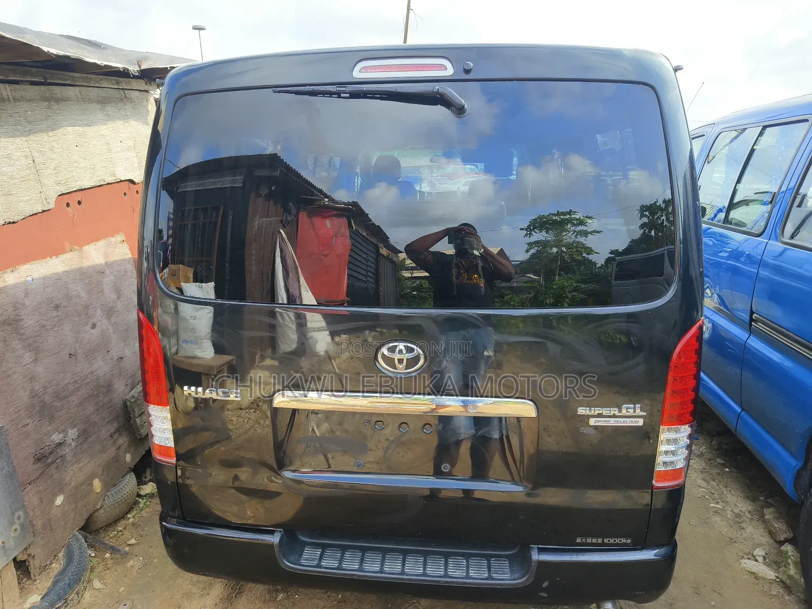 Toyota HiAce 2013 Black