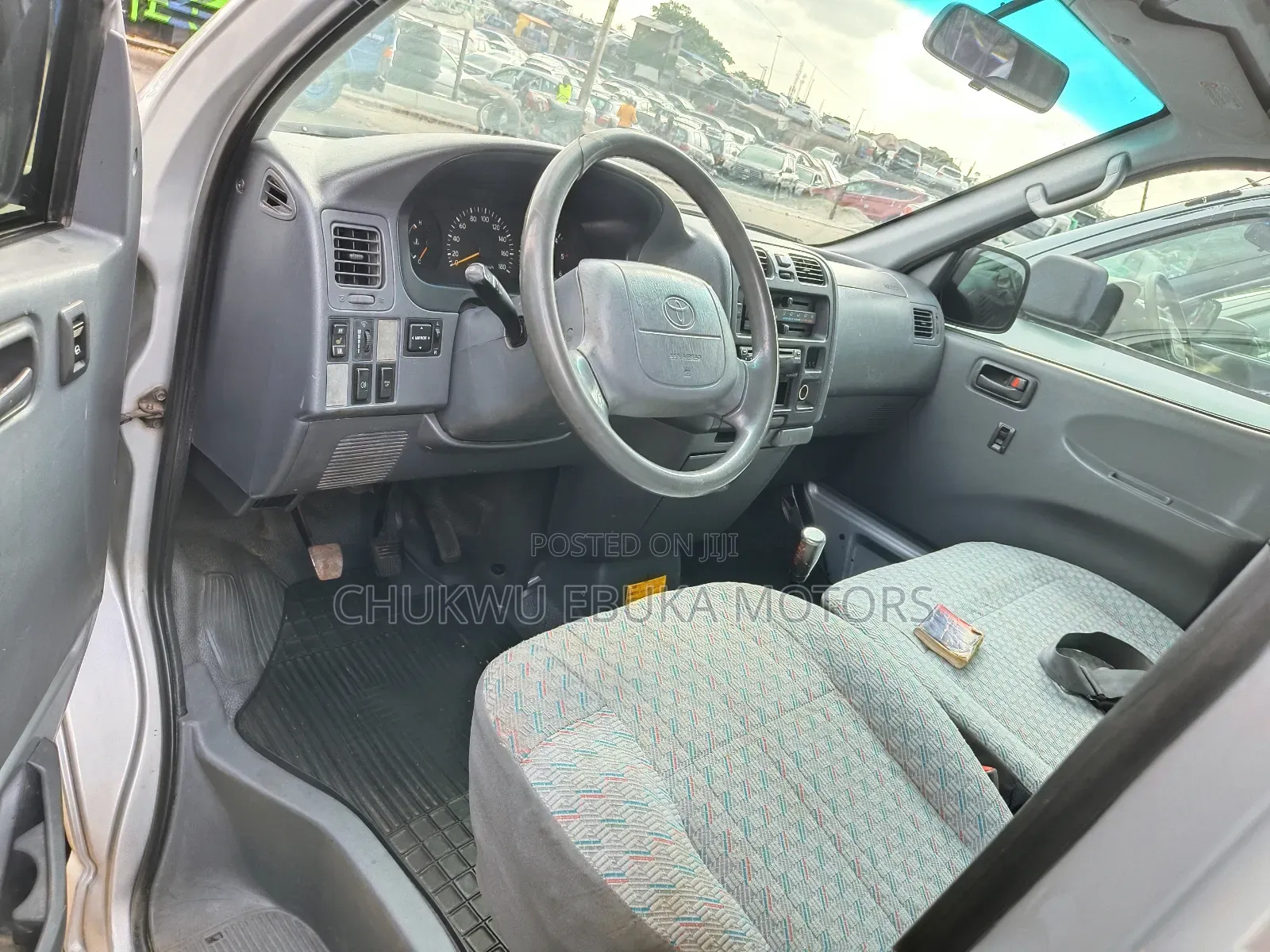Toyota HiAce 2001 Silver