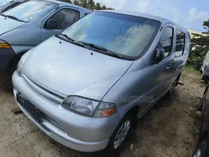Toyota HiAce 2001 Silver