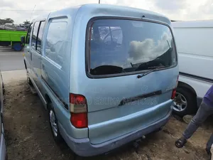 Toyota HiAce 2001 Blue