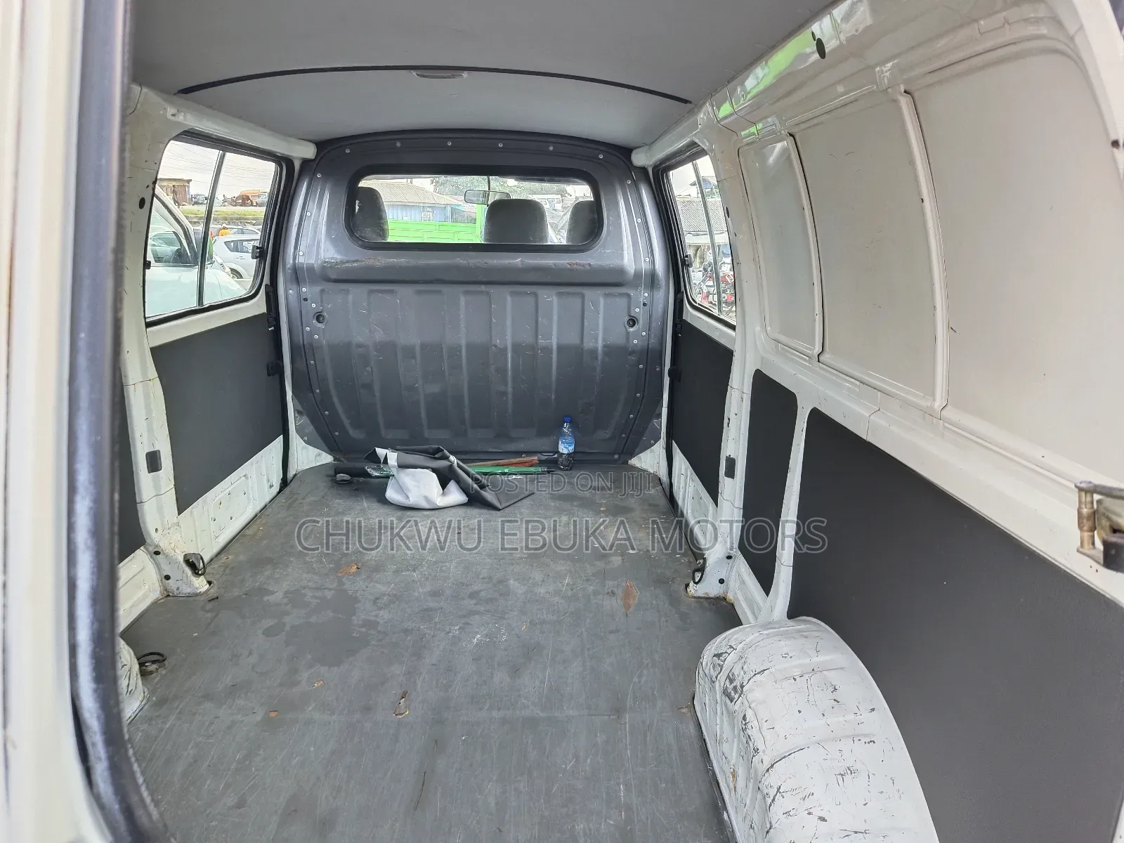 Toyota HiAce 2002 White