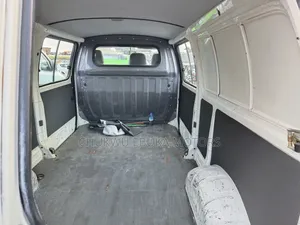 Toyota HiAce 2002 White