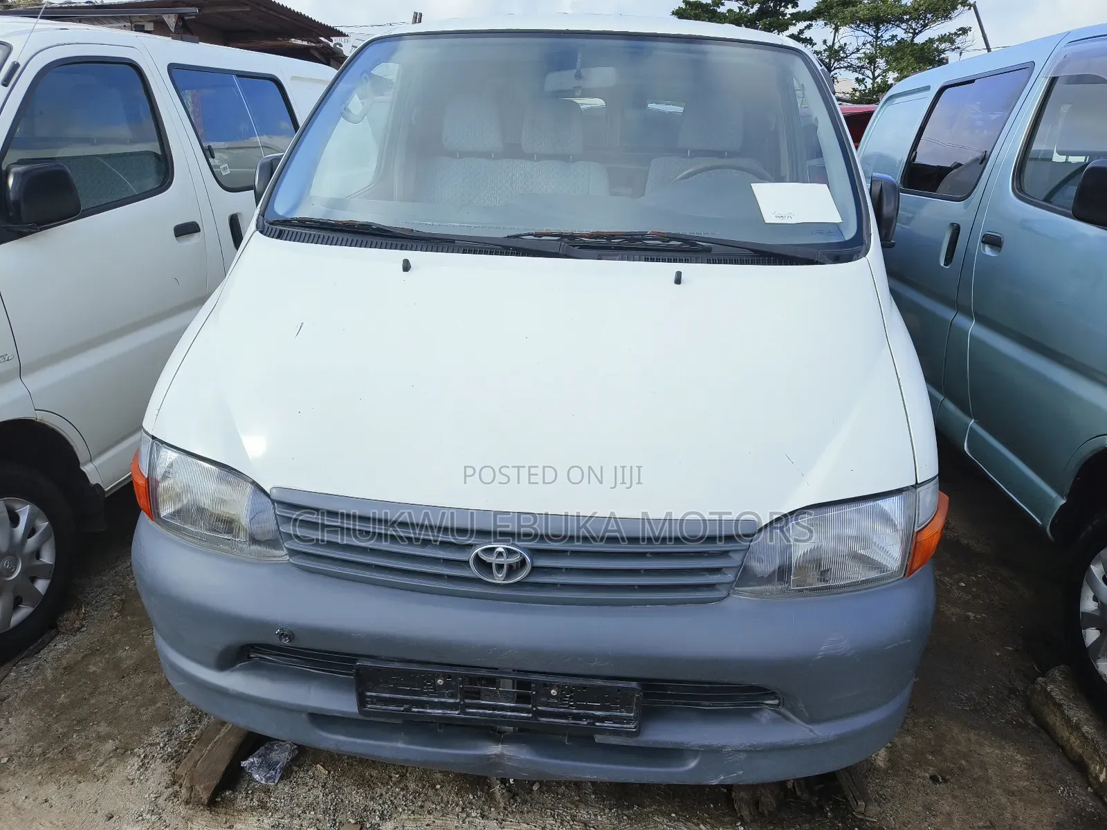 Toyota HiAce 2002 White