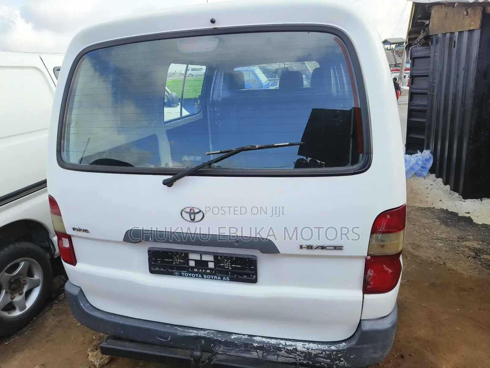 Toyota HiAce 2001 White