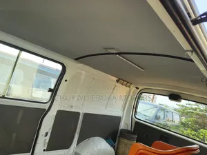Toyota HiAce 2002 White